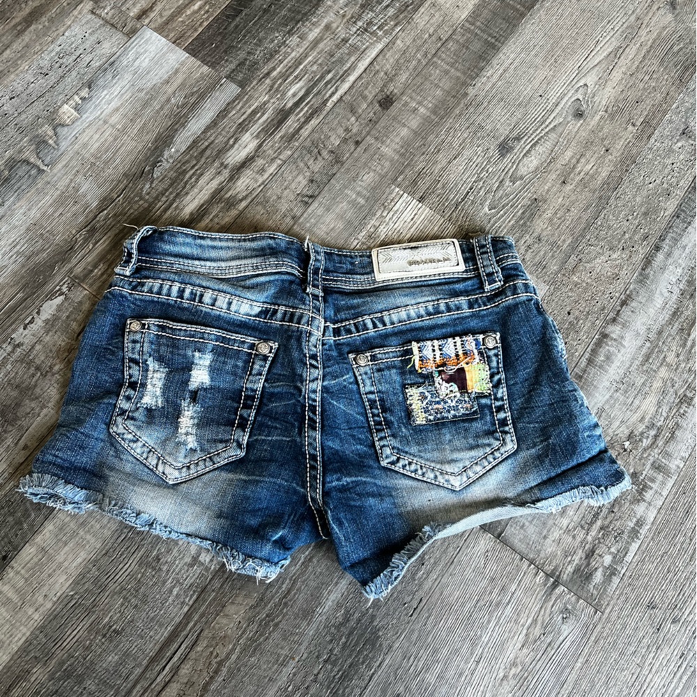 Grace in L.A Shorts - Picture 2 of 6